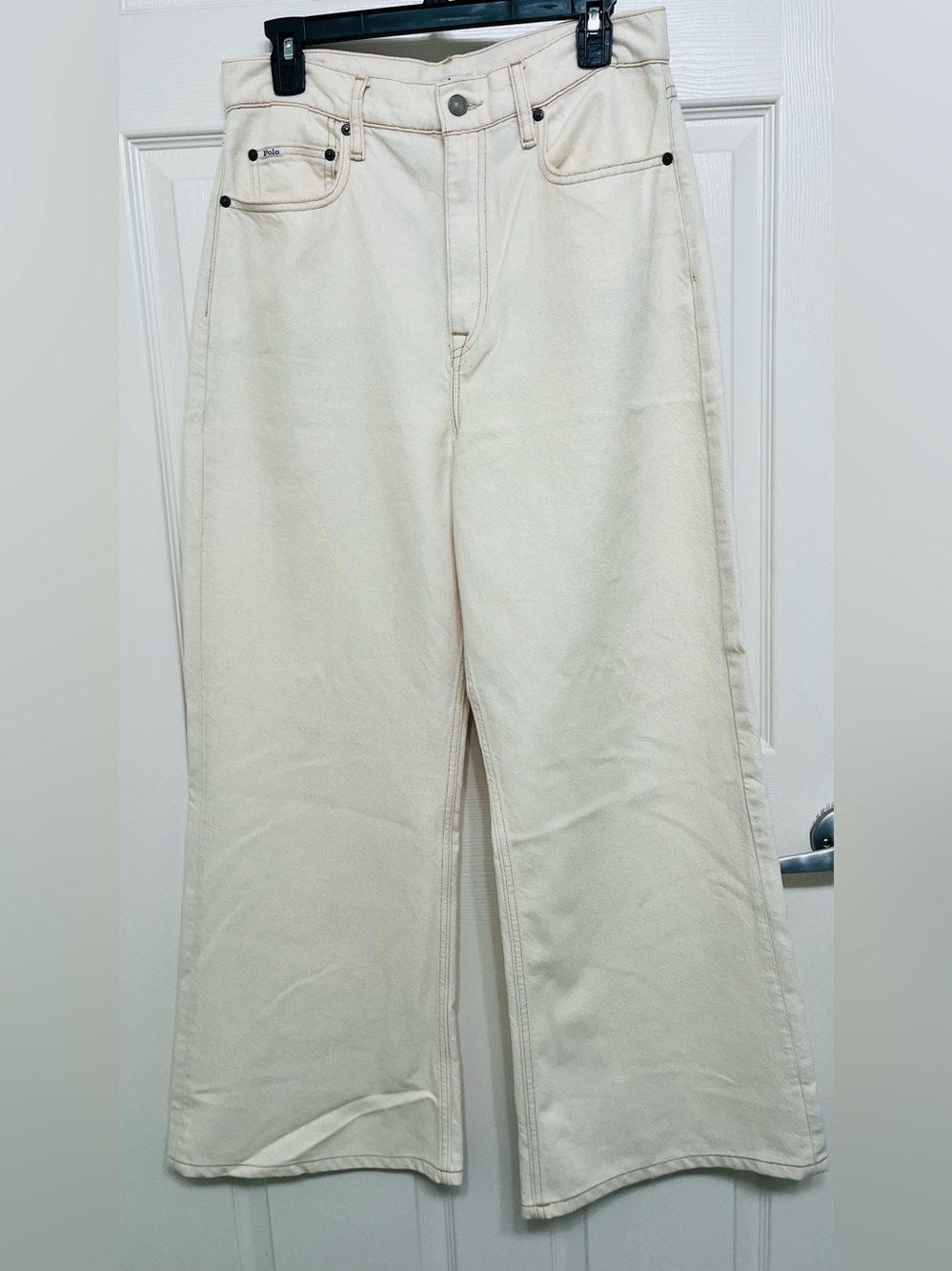 Ralf Lauren Women Cream Color Wide Leg Jean . Size 29 .
